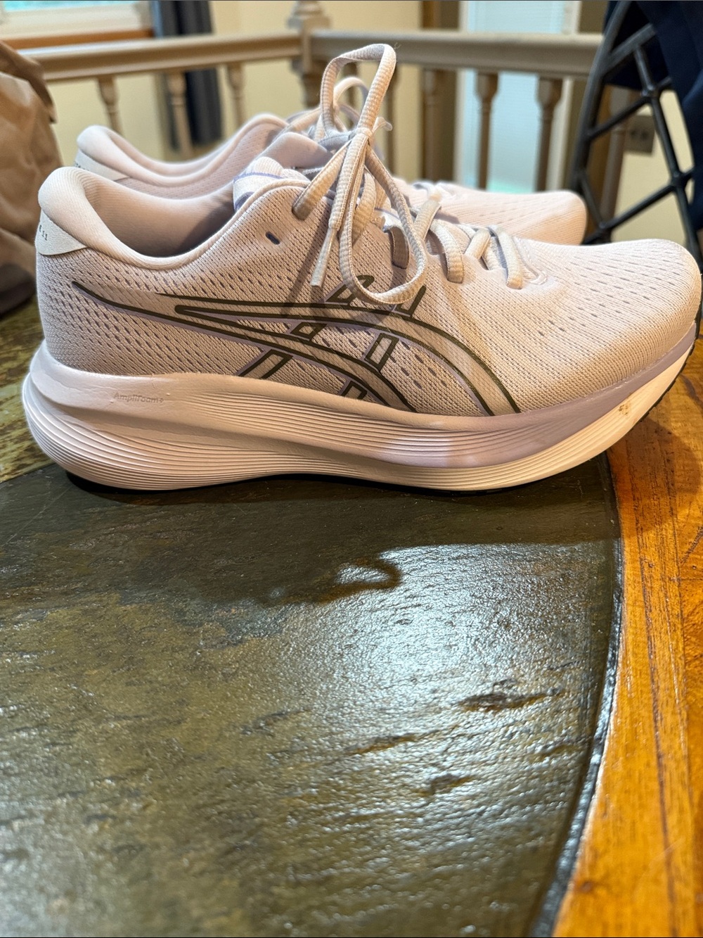 ASICS gel excite 11 - like new!